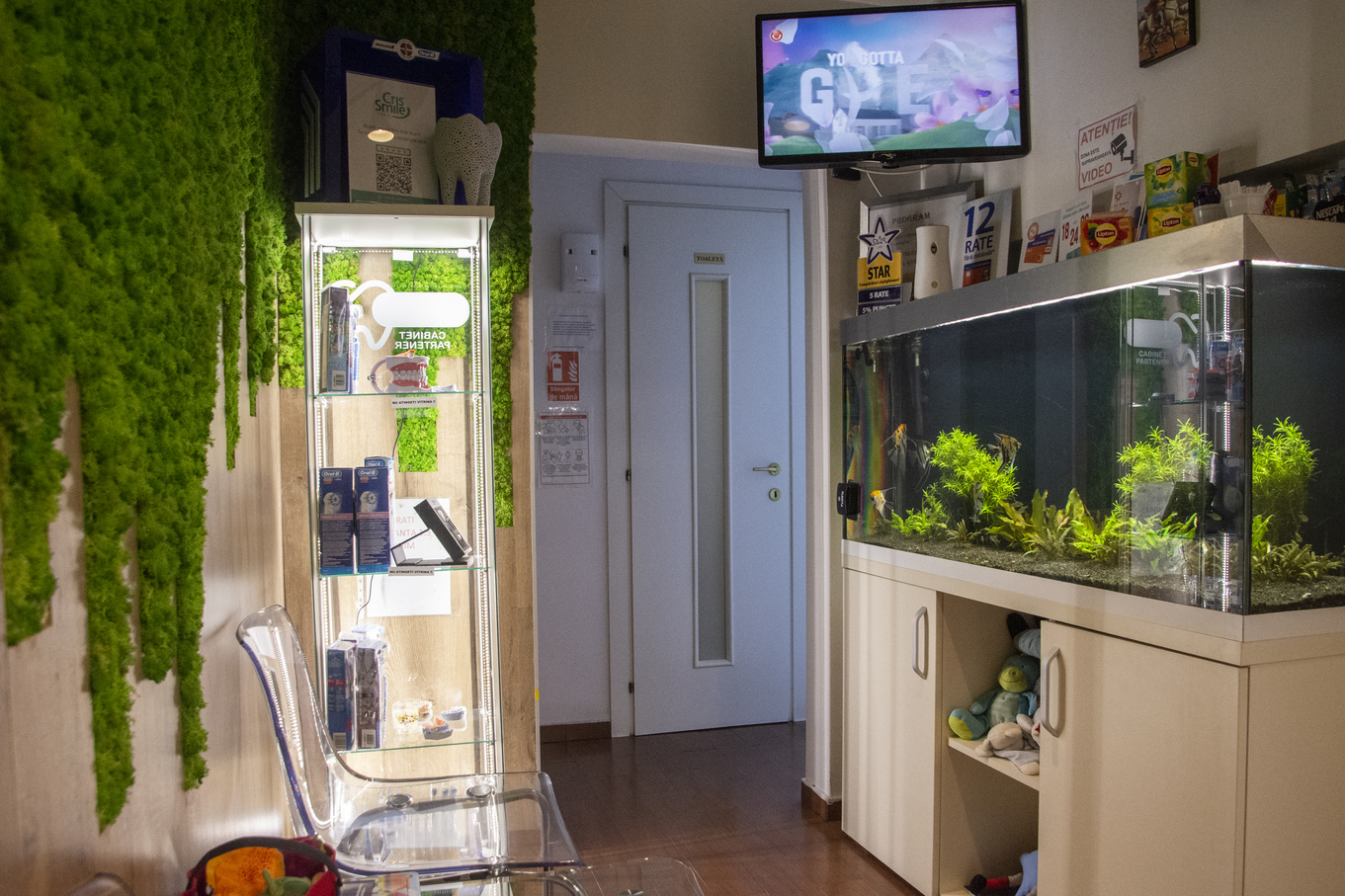 Aparat dentar safir – tehnologie transparentă pentru rezultate spectaculoase