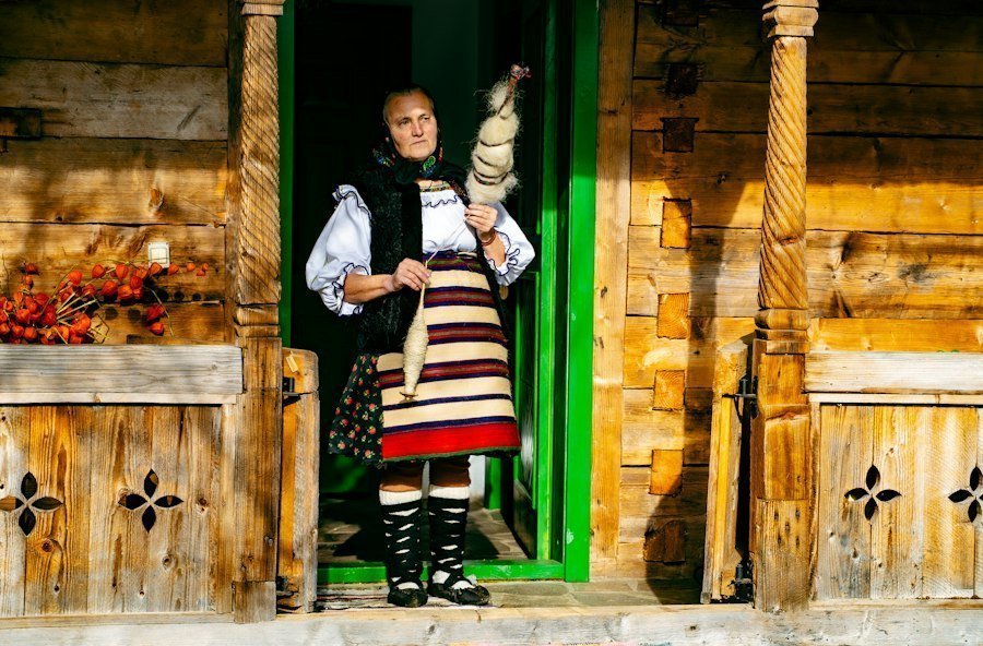 traditional Romanian values